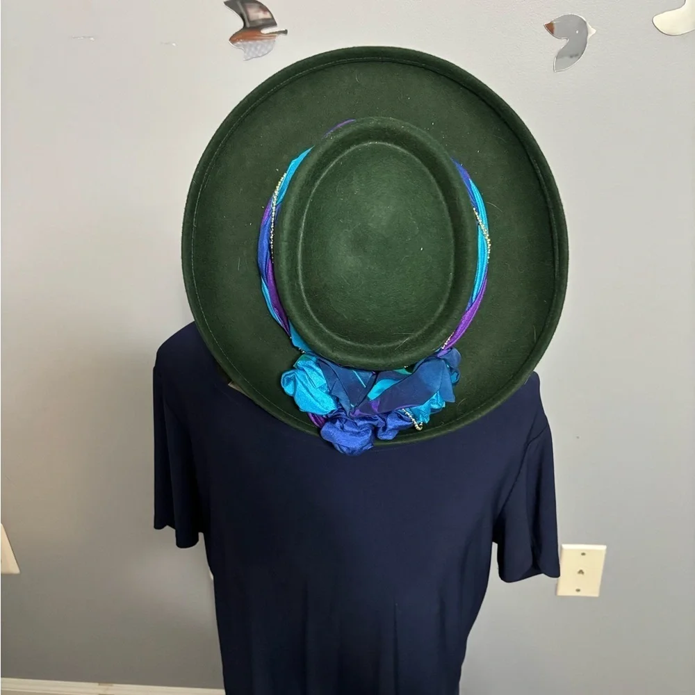 Stylish Women's Hat and Headband Set